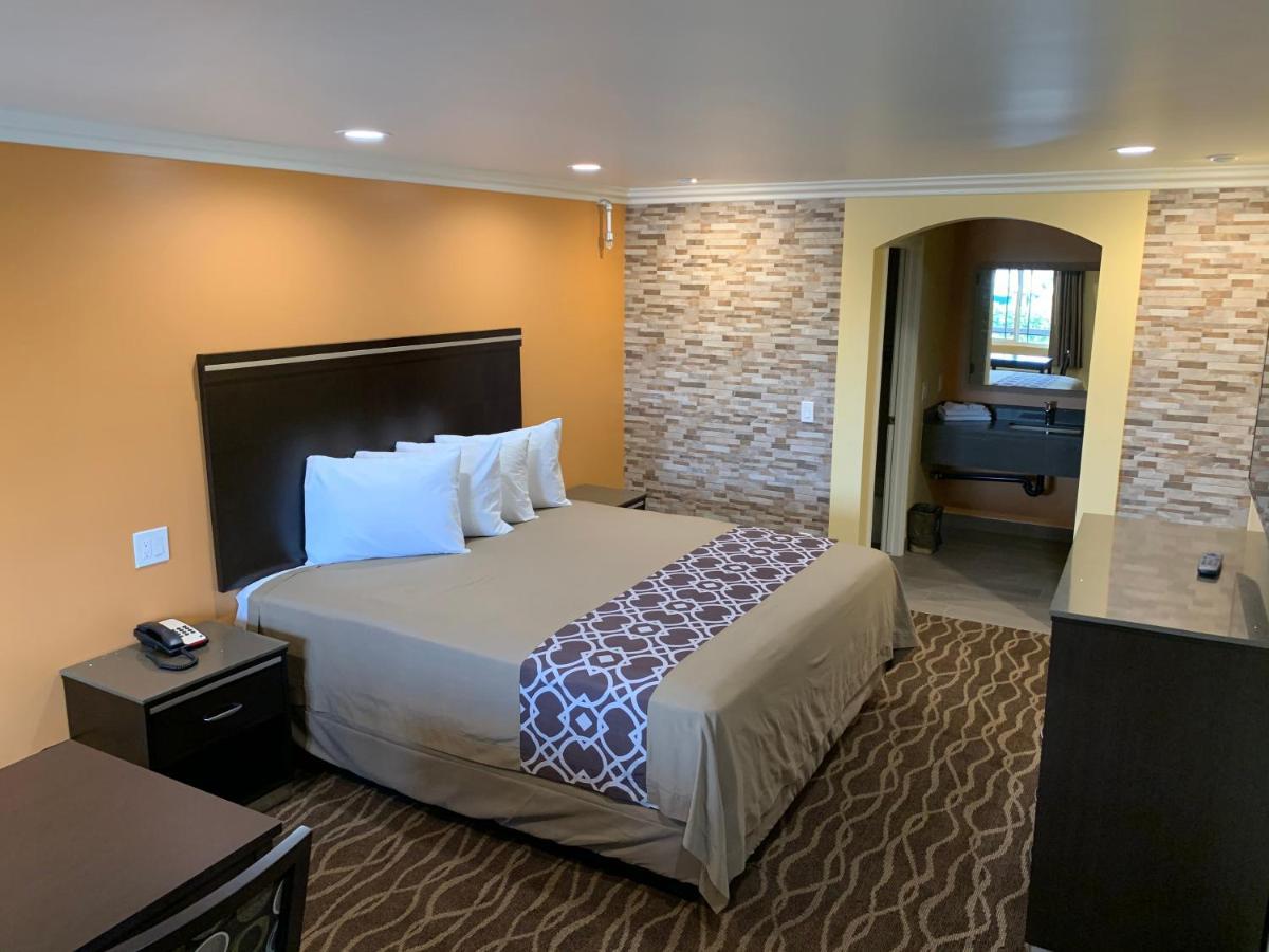 Industry Inn & Suites La Puente Eksteriør billede