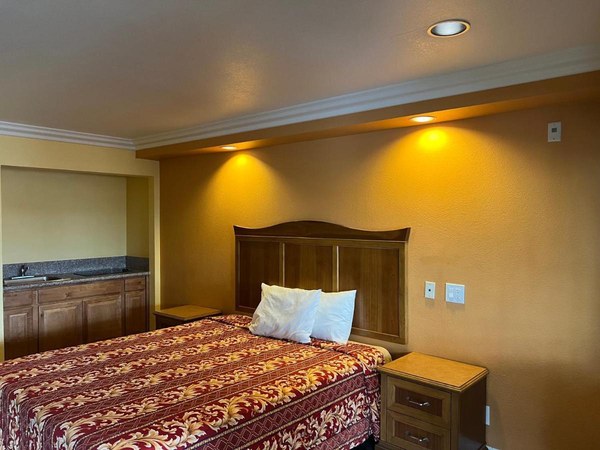 Industry Inn & Suites La Puente Eksteriør billede