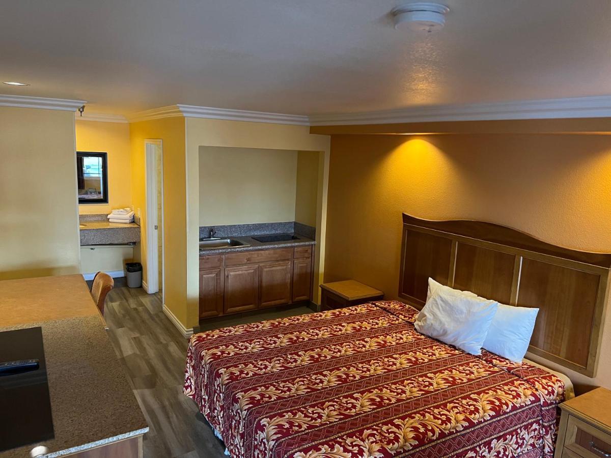Industry Inn & Suites La Puente Eksteriør billede