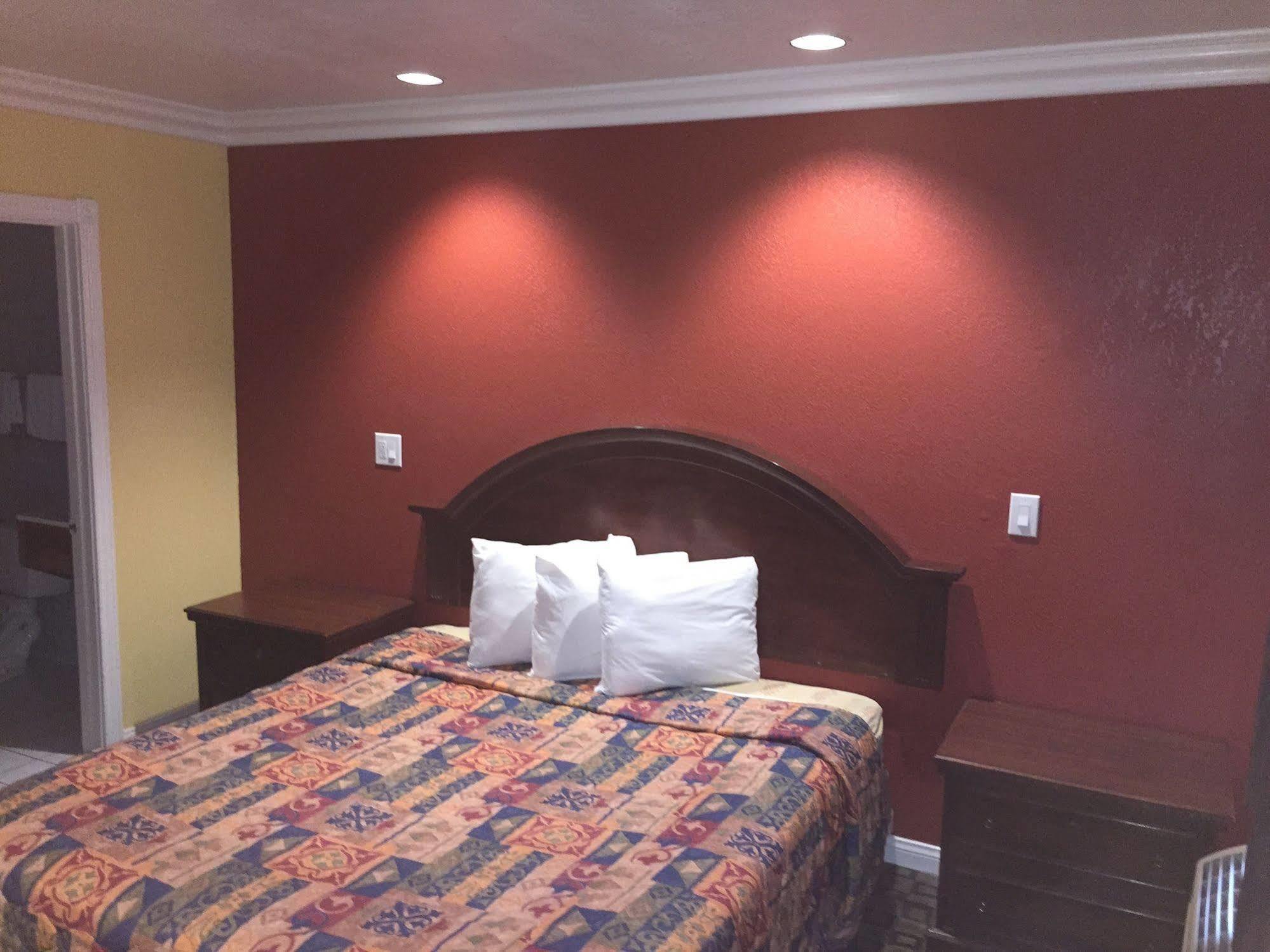 Industry Inn & Suites La Puente Eksteriør billede